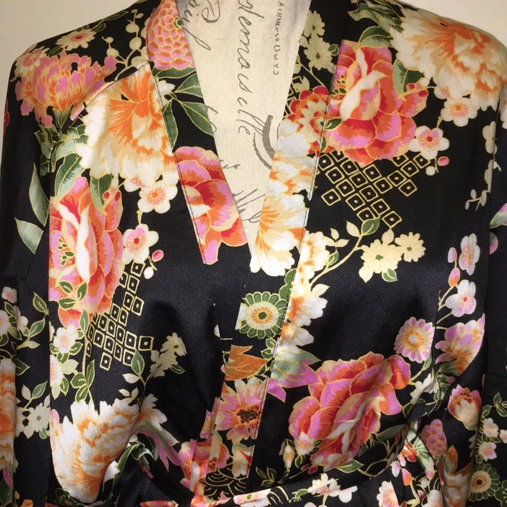 Kimono Style Robe - Picture 3 of 5